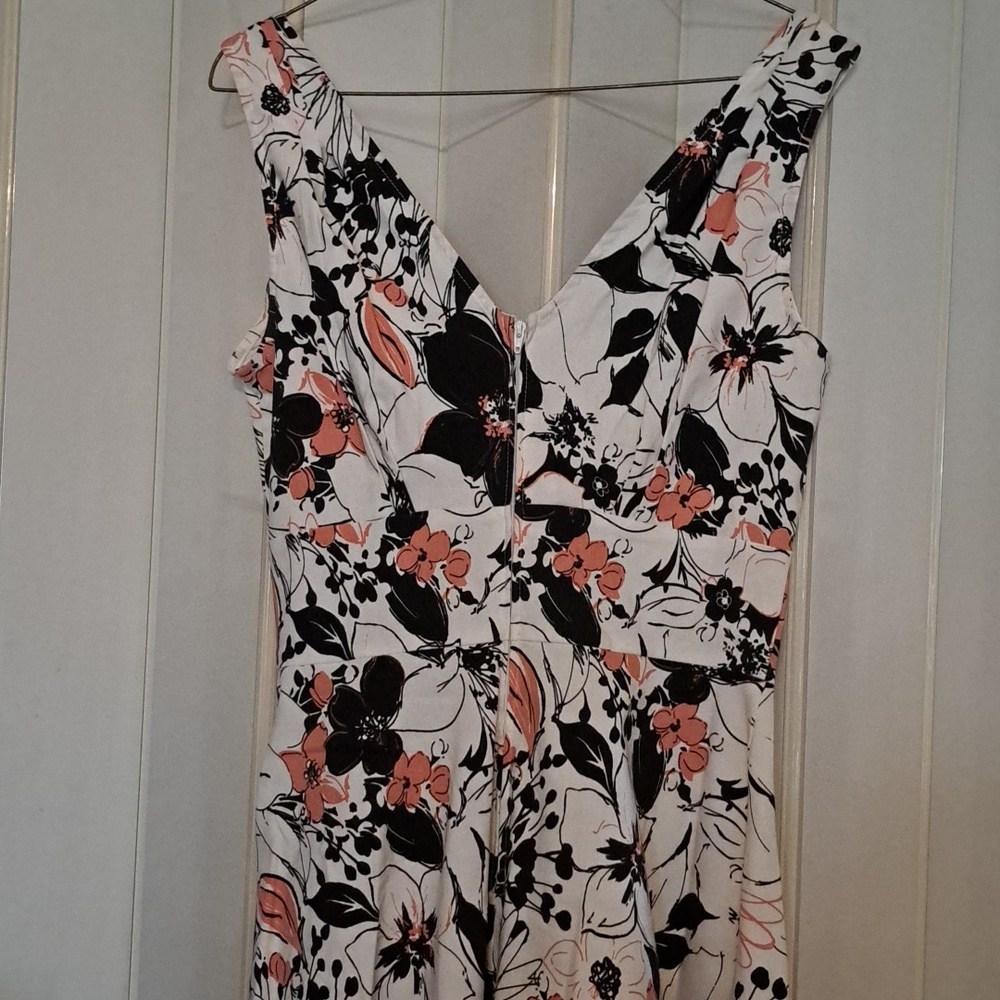 Stop Staring! Sleeveless Dress - Picture 5 of 7